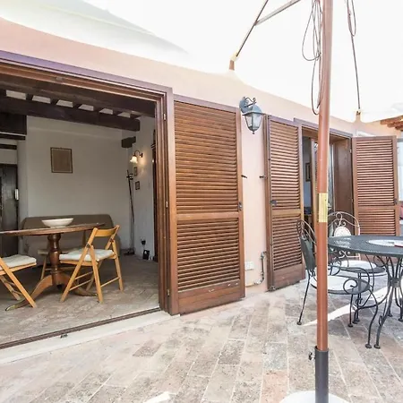 Condotti Terrace Apartment